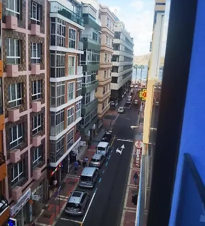 Strada-beach Canteras *