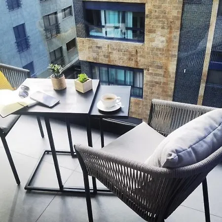 Strada-beach Canteras